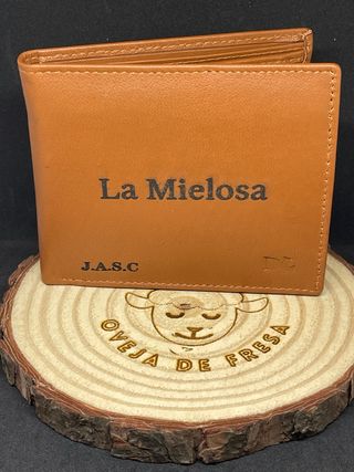 Cartera de piel personalizada color marrón