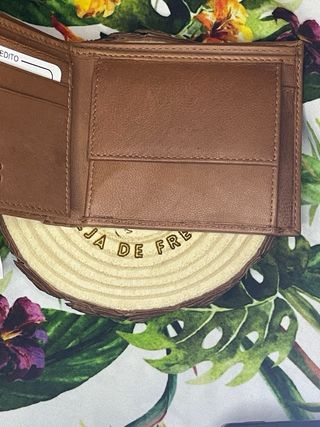 Cartera de piel personalizada color marrón