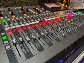 Behringer X32 + Flycase USATA SOLO IN STUDIO