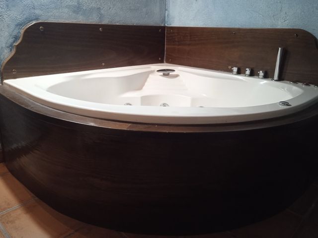 Jacuzzi Esquina Diseño Elegante Moderno