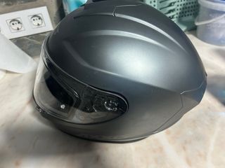 Casco de moto con cierre rápido