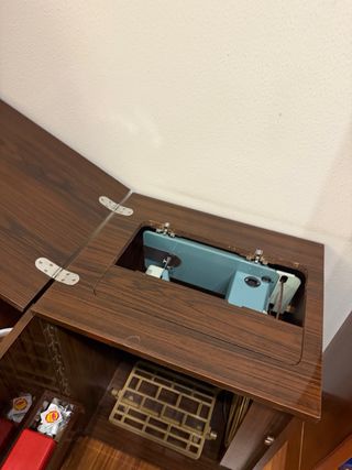 Máquina de coser Alfa azul vintage