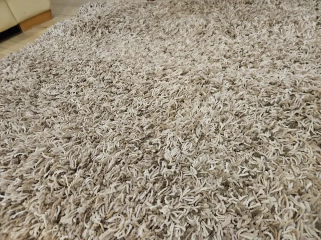 Alfombra pelo largo beige y marrón