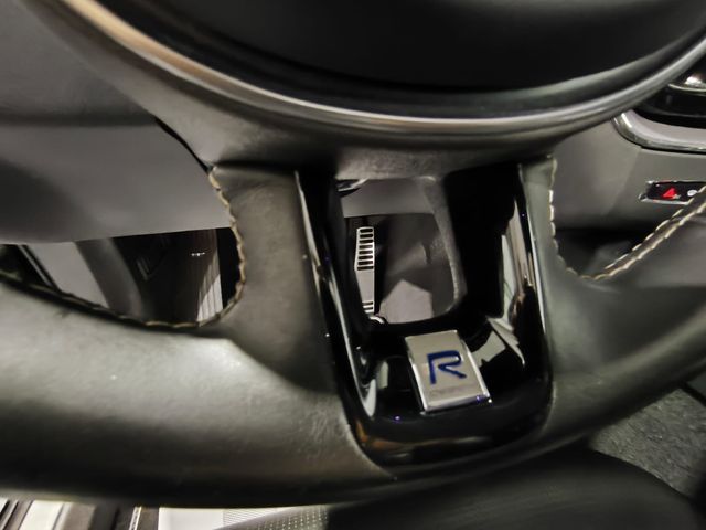 Volvo XC60 2.0 D4 R-Design Auto