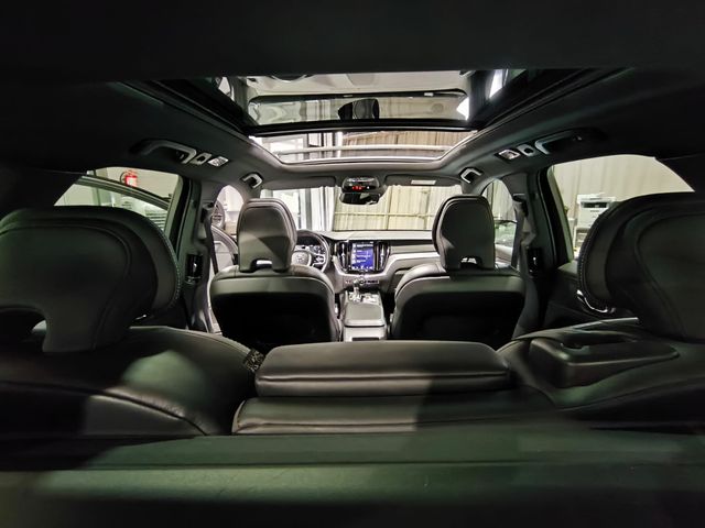 Volvo XC60 2.0 D4 R-Design Auto