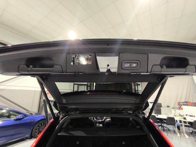 Volvo XC60 2.0 D4 R-Design Auto