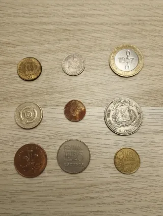 Lote di 9 monete straniere
