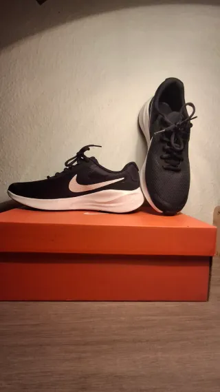 Zapatillas Nike Negras y Blancas