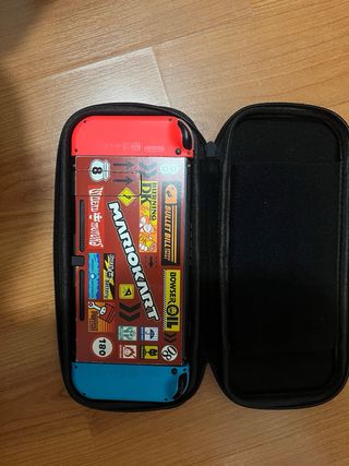 Nintendo switch con vinilo de mario kart