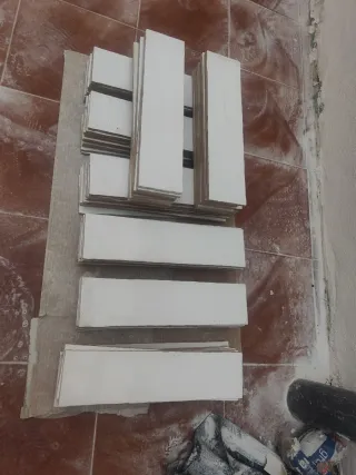 Azulejos blancos rectangulares