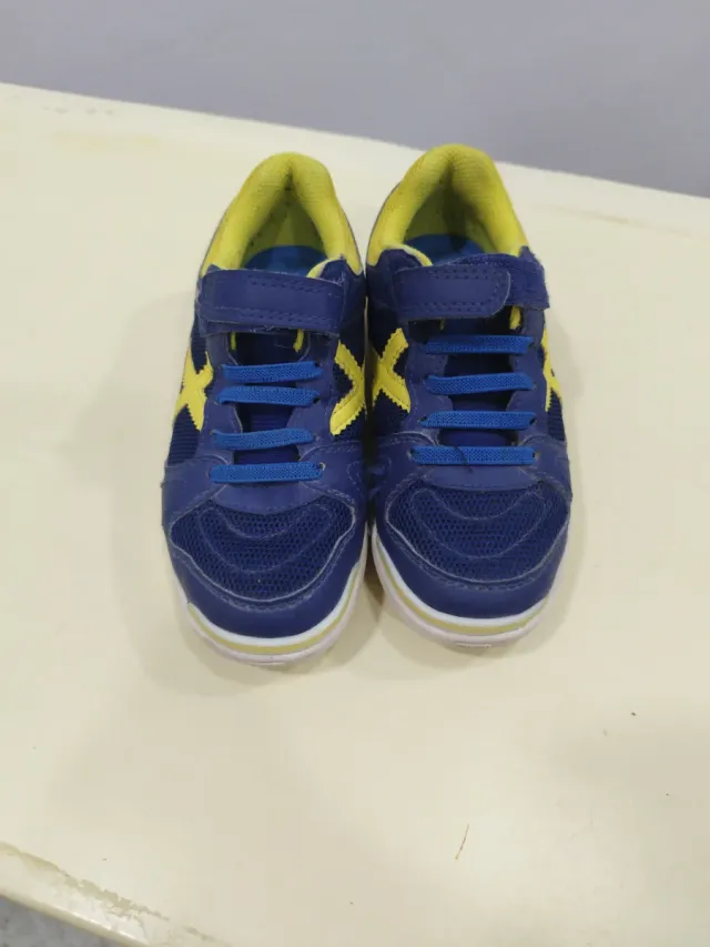 Zapatillas niño azul y amarillo talla 29