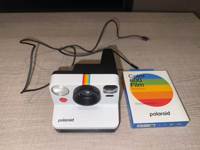 Cámara Polaroid Blanca