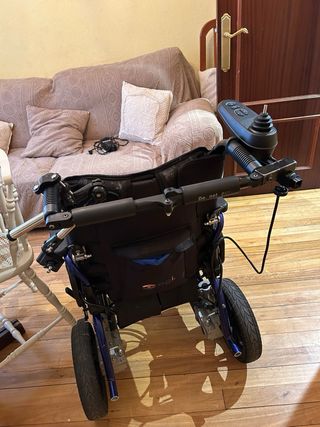 Silla de ruedas eléctrica plegable OGI Urb II 300.