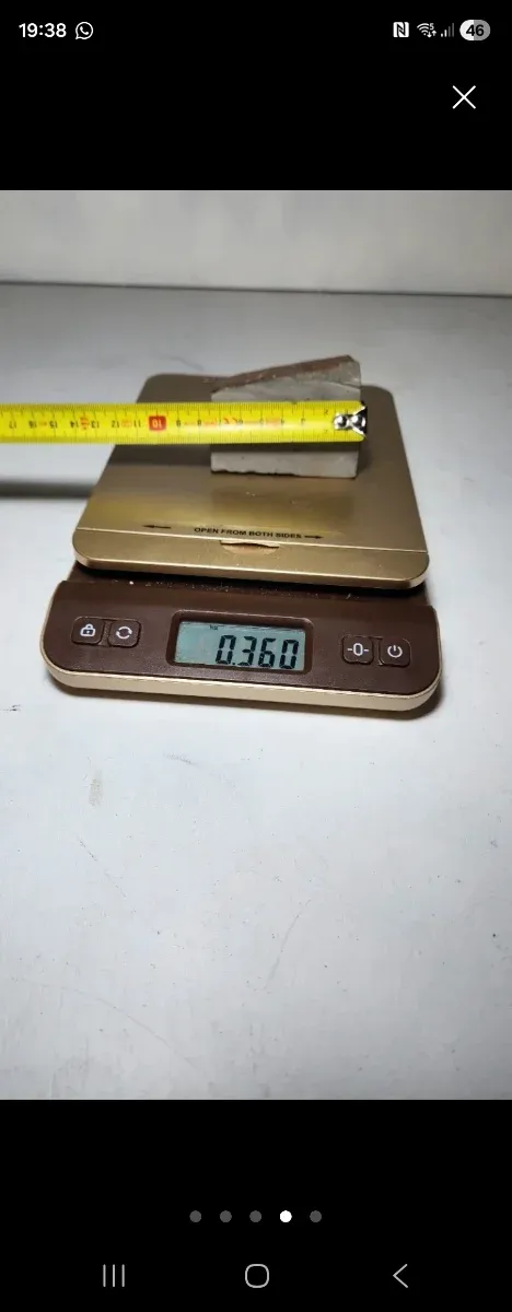 Fósil de mejillon en matriz natural, pieza partida