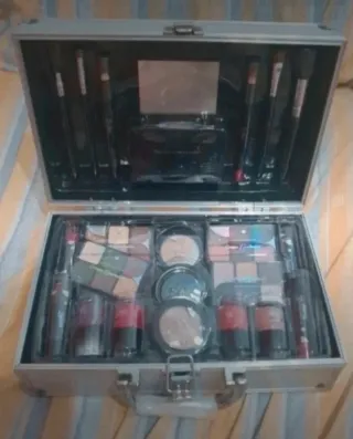 Maletín Maquillaje Nuevo Sin Abrir