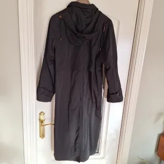 Gabardina impermeable Zara Woman Negra