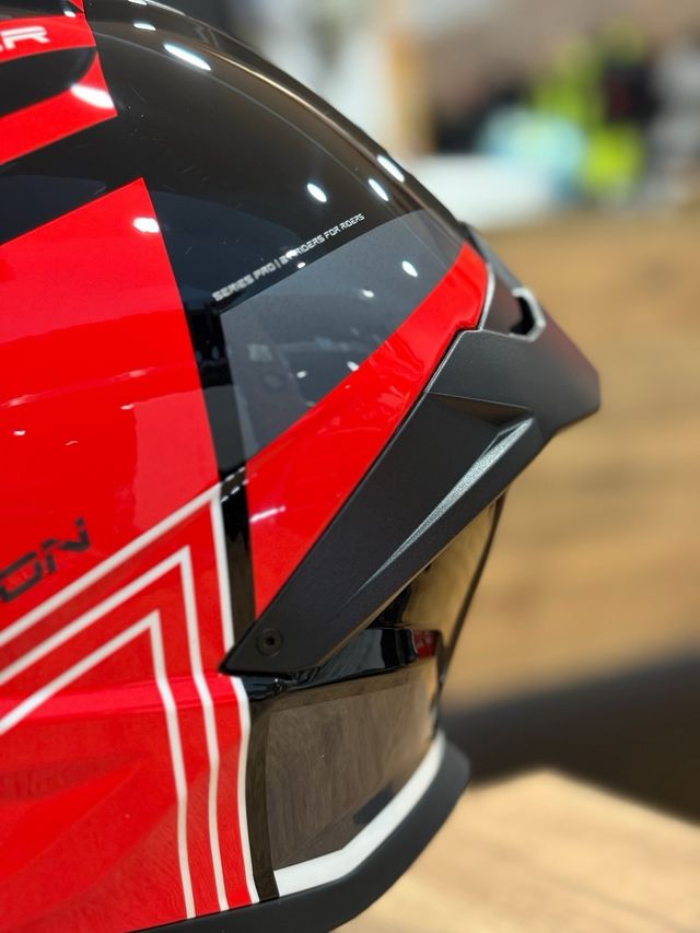 Casco MT Stinger 2 Tron Negro/Rojo