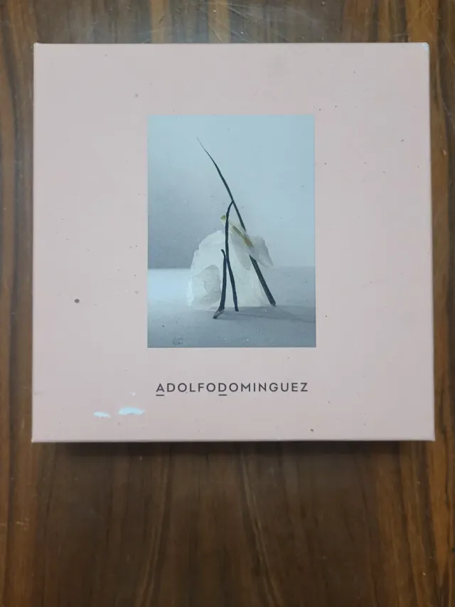 Caja Adolfo Dominguez Salmón