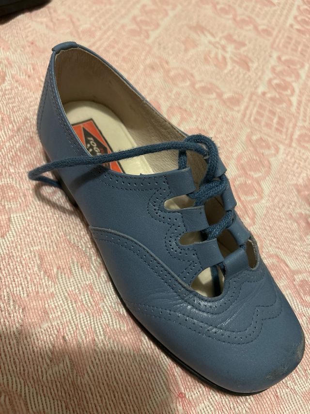 Zapatos azules de niño y niña toguis