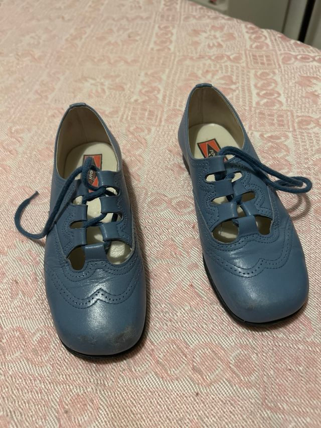 Zapatos azules de niño y niña toguis