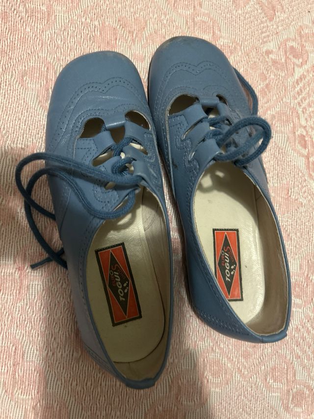 Zapatos azules de niño y niña toguis