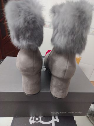Botas Antelina y Pelo Gris T.40