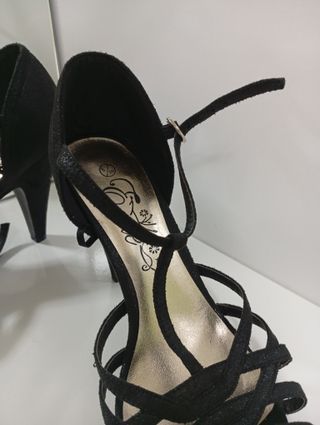 Zapatos de tacón negros talla 39