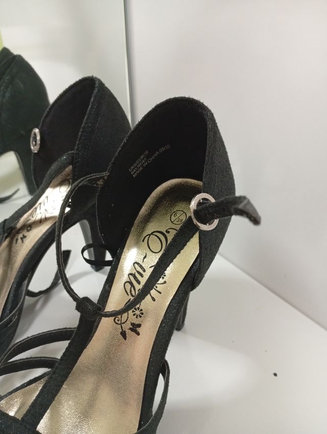 Zapatos de tacón negros talla 39