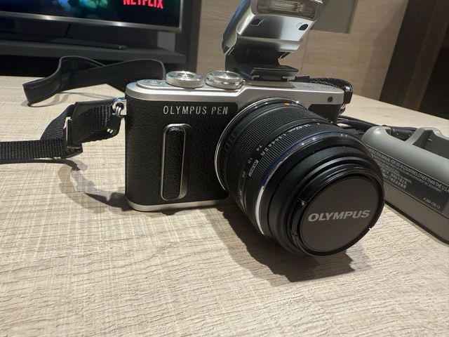 Cámara Olympus PEN E-PL8