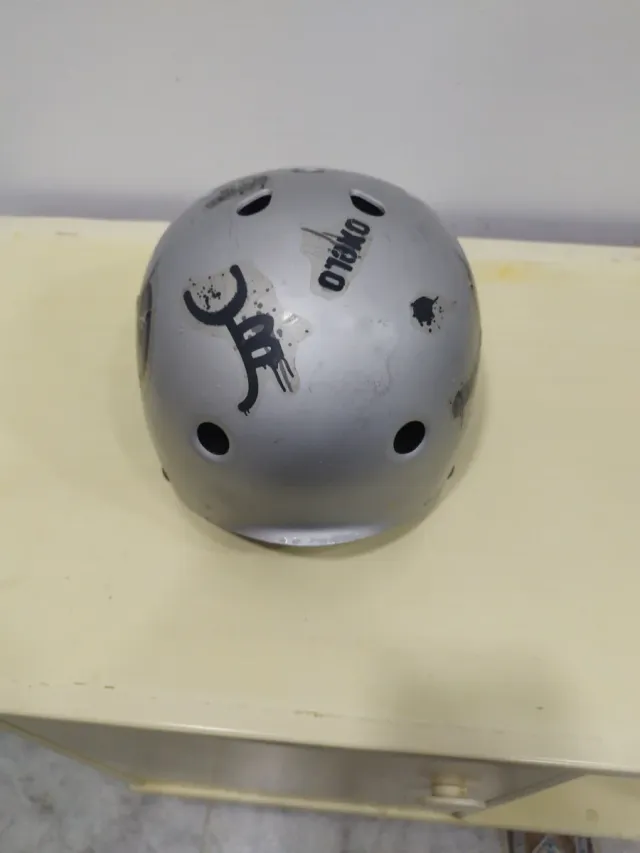 Casco Patinete Infantil Plata