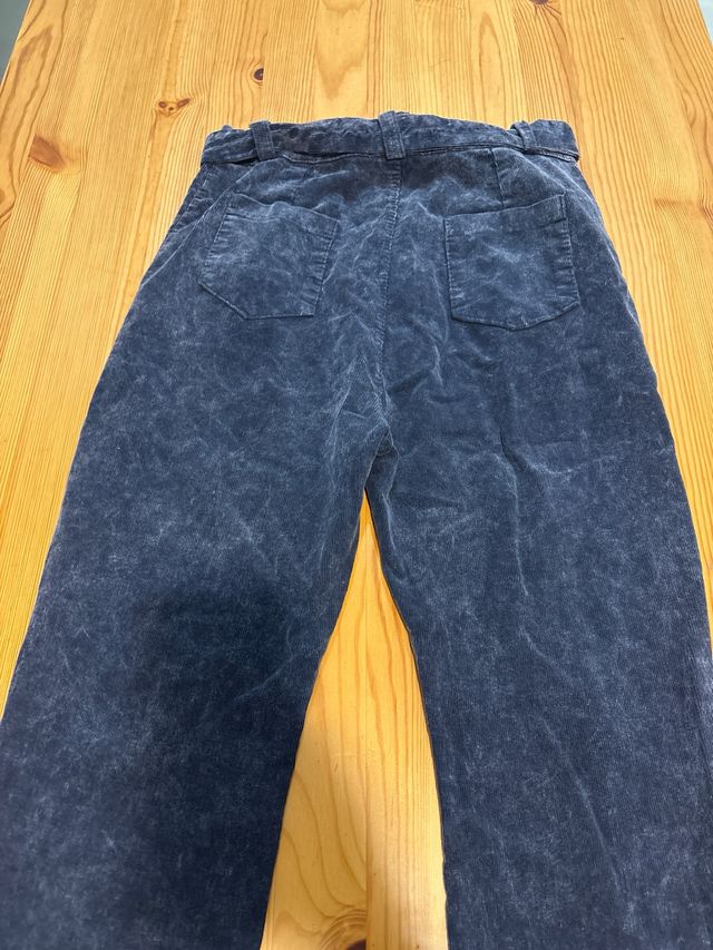 Pantalón pana fina con cinturón lentejuelas