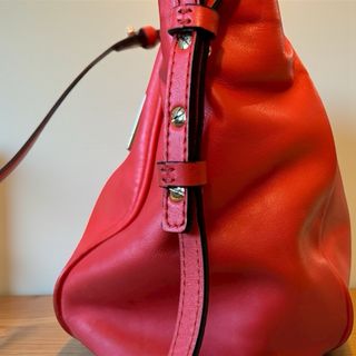 Borsa in pelle rossa elegante