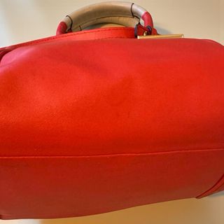 Borsa in pelle rossa elegante