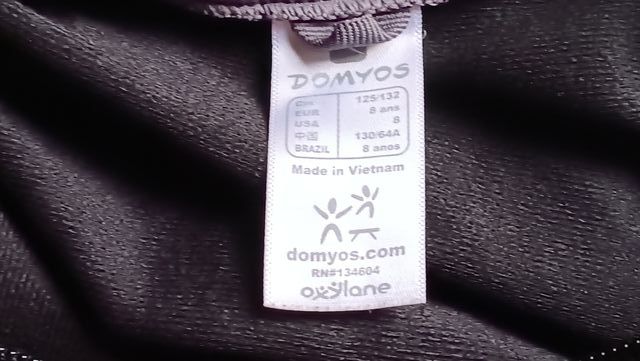 Chaqueta deportiva roja 10 años y negra 8 años