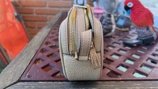 Bolso Michael Kors Beige Dorado