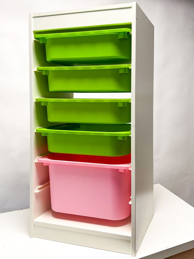 Estantería IKEA blanca con cajones