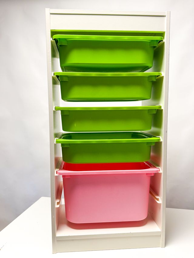 Estantería IKEA blanca con cajones