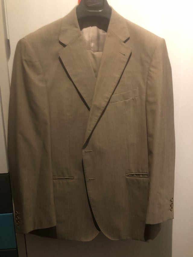 Traje Dustin Marrón Caballero