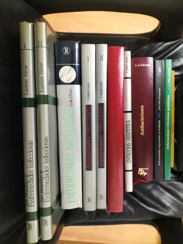 Enfermedades infecciosas. Lote 11 libros.