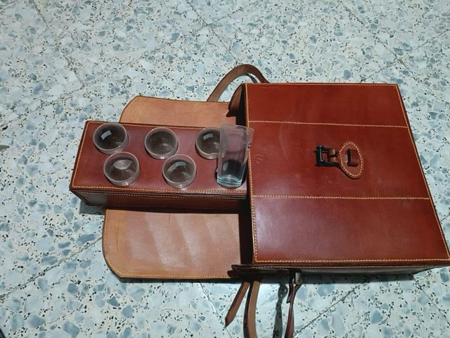 Maleta de cuero para vino y catavino
