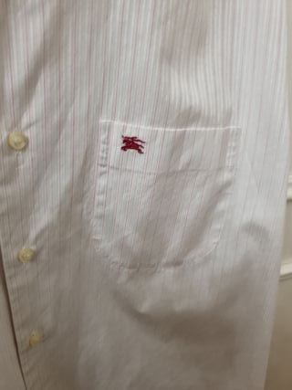 Camisa caballero Burberry blanca rayas rojas/gris.