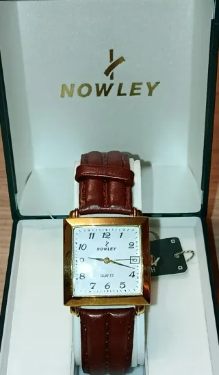 Reloj Nowley Cuadrado Dorado Correa Marrón. Nuevo