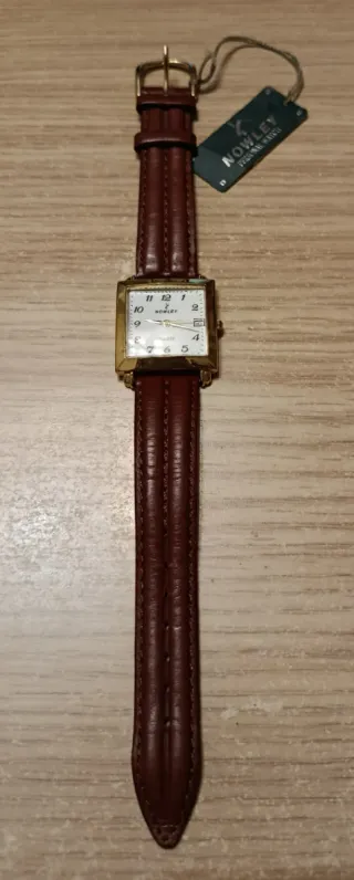 Reloj Nowley Cuadrado Dorado Correa Marrón. Nuevo