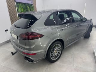 Porsche Cayenne S e-Hybrid