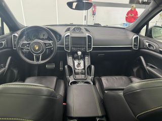 Porsche Cayenne S e-Hybrid