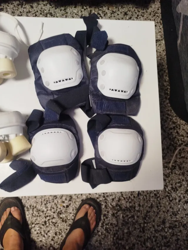 Patines blancos talla 38 con protecciones