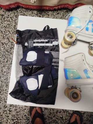 Patines blancos talla 38 con protecciones