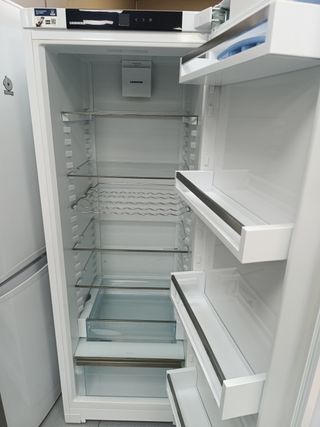 Nevera Liebherr 1.65m x 60cm