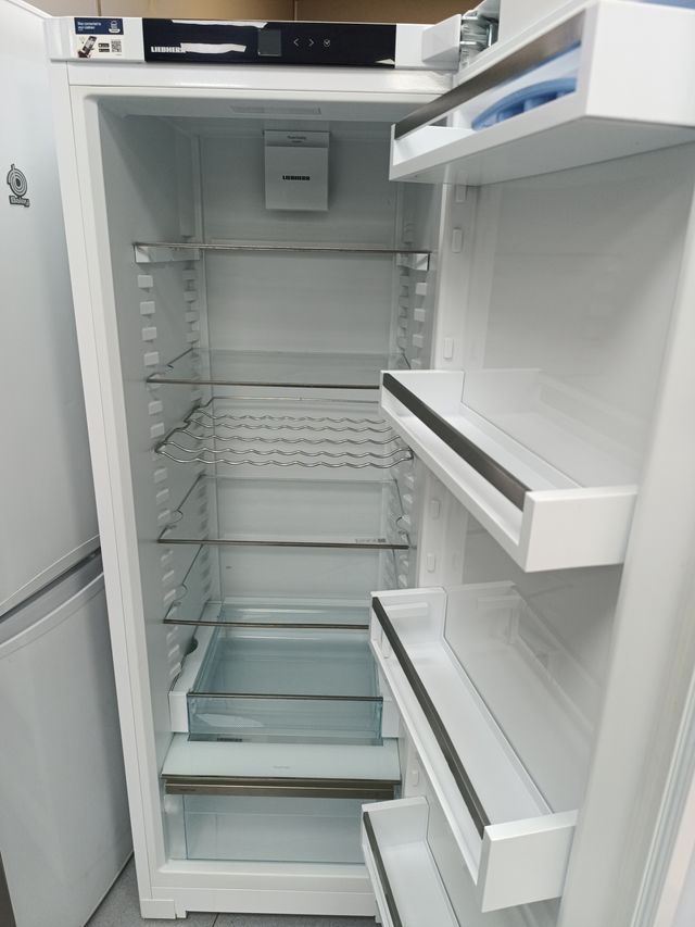 Nevera Liebherr 1.65m x 60cm