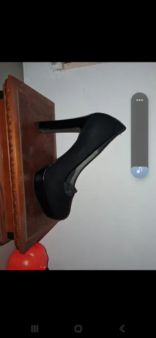 Scarpe con tacco scamosciate nere